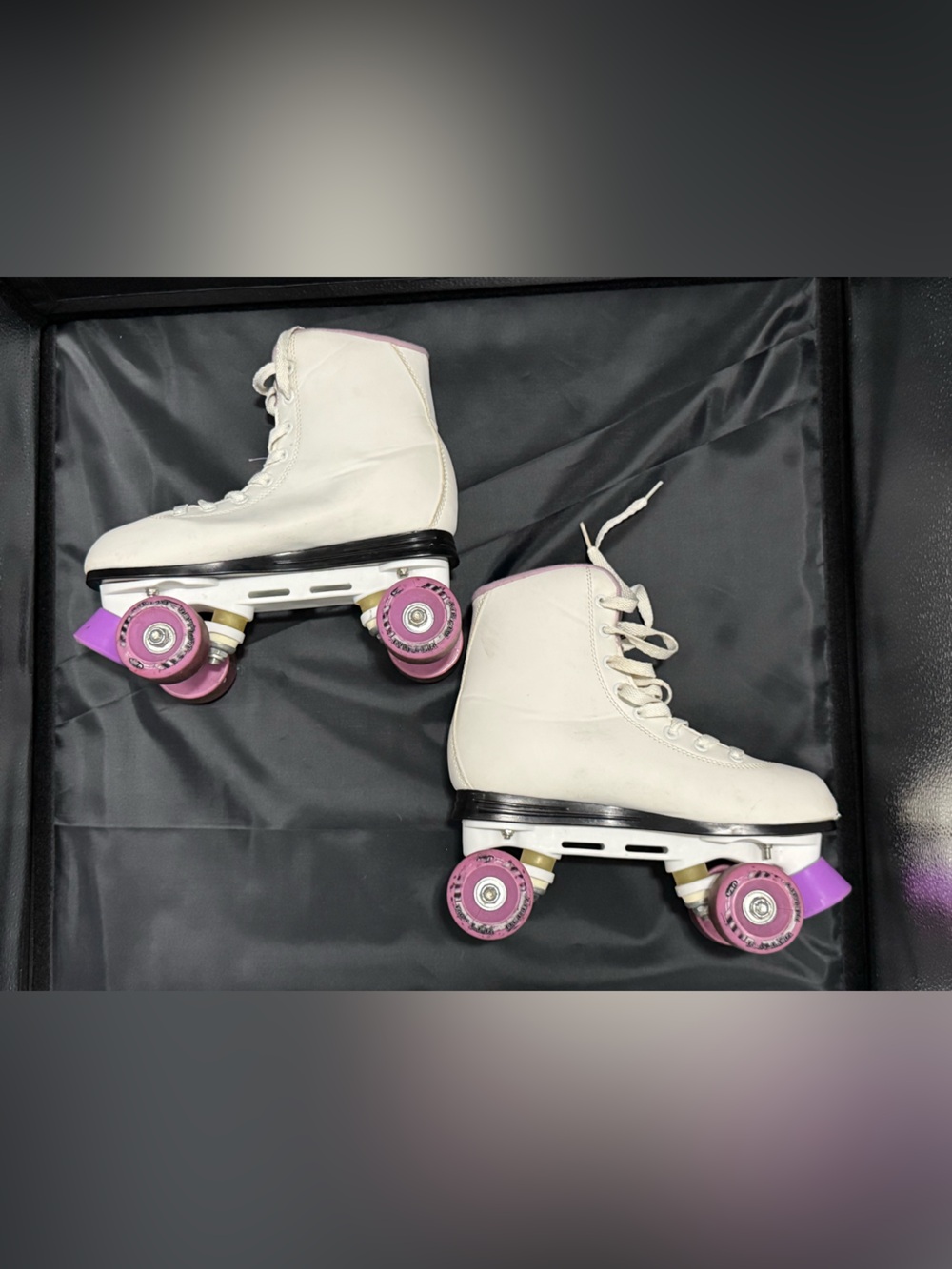Roller Derby Roller Star 600 White and Purple Roller Skates - Picture 3 of 11